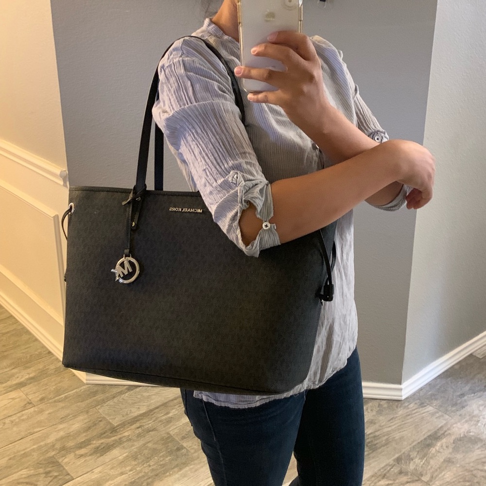 large jet set travel tote & clutch 🖤 last one - Picture 5 of 5